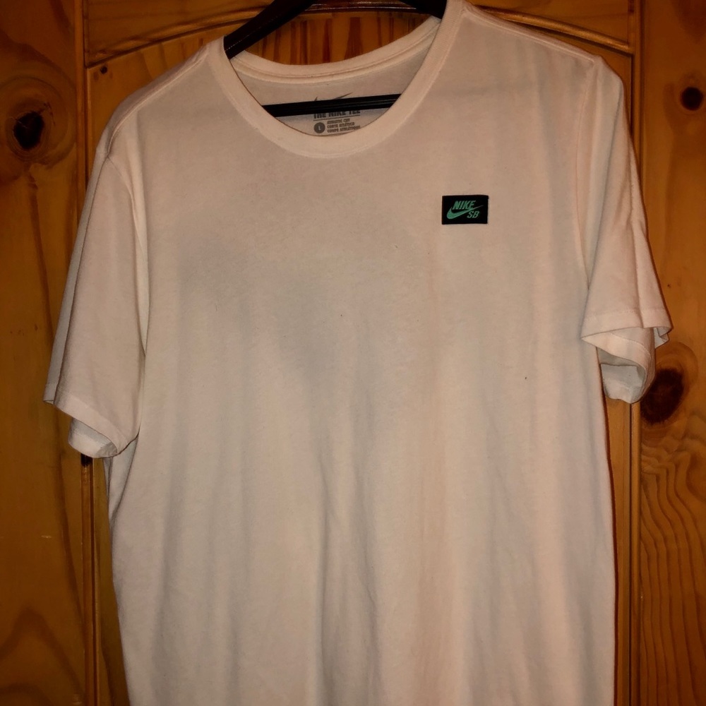 Men’s Nike SB Tee - Size: Large